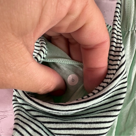 lululemon no limits tank fresh teal mini hyper stripe sz 6 yoga - Picture 4 of 7